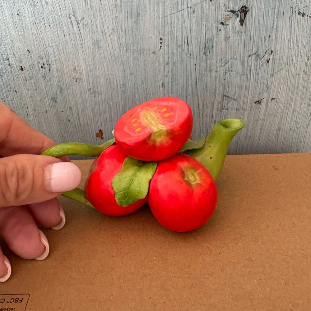 Tomato-Themed Mini Ceramic Teapot, Artisan Hand-Crafted - Picture 7 of 9